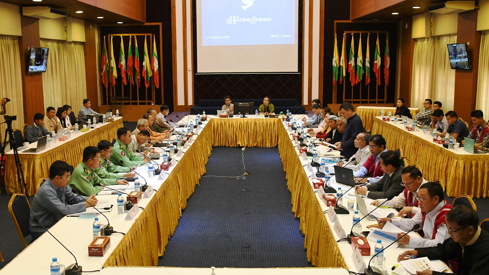 အခိၚ်ကြေပ်တှေ်ရဲ အခိၚ်သၠဲတှေ်သၞ