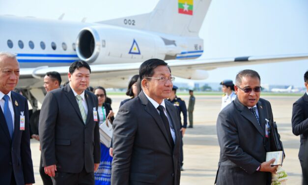 က္ဍိုပ်သ္ကိုပ်ပၞာန်မေန်အံင်လှာင် တိုန်စိုပ်ကောံဓရီု (BIMSTEC) ပ္ဍဲဍုင်ၜင်ကံက်