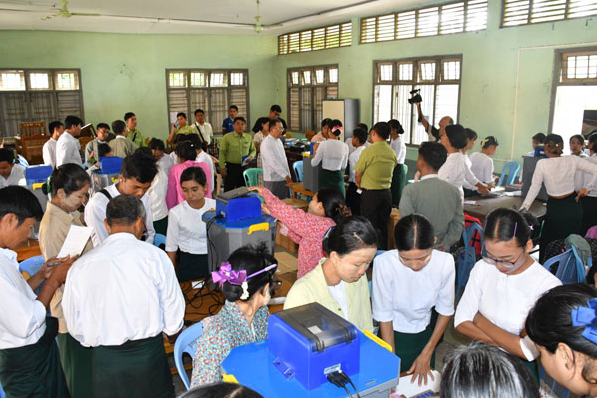 ကမ္မယှေန်ပၞာန်ဗၟာတအ် သွက်ဂွံကၠောန်အာပေါဲရုဲမာဲ မွဲဒေသတုဲမွဲဒေသ အဆံၚ်ဆံၚ်နွံရောၚ်