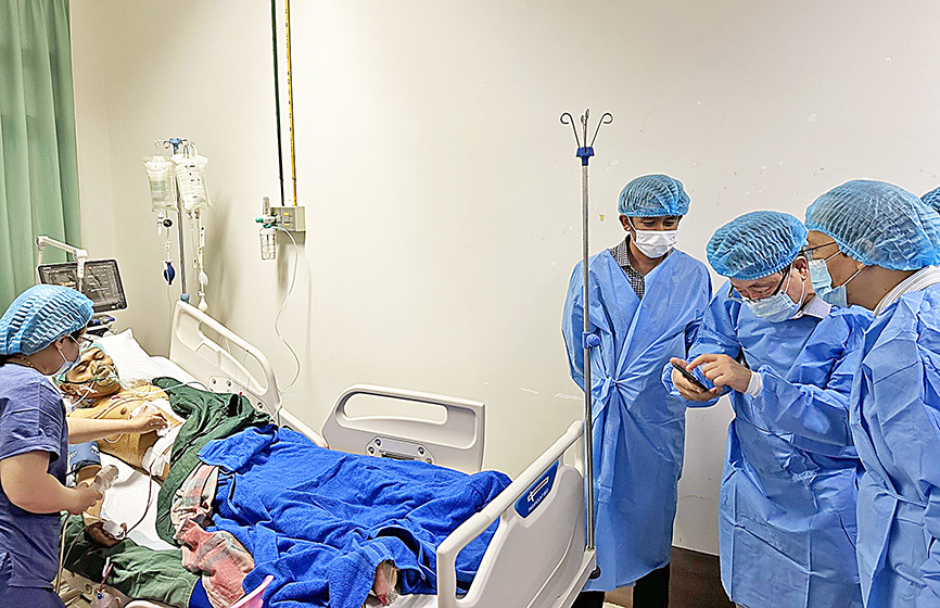 မၞိဟ်ယဲဂှ် ဒှ်ကပေါတ်စမ်ၜတ် သဝ်ဝန်တအ်ရောၚ် ဒံက်တာ M.B.B.S မွဲတၠ ဟီု